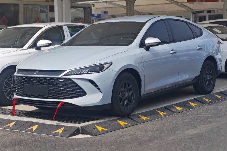 BYD Qin PLUS 2025 — фото 1