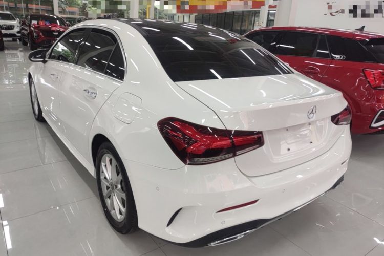 Mercedes-Benz A 200 L 2020 — фото 4