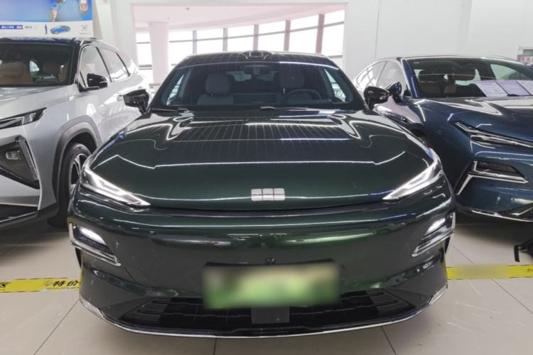 Geely Galaxy 8 2025 — 2