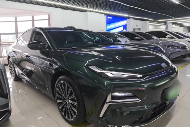 Geely Galaxy 8 2025 — 3