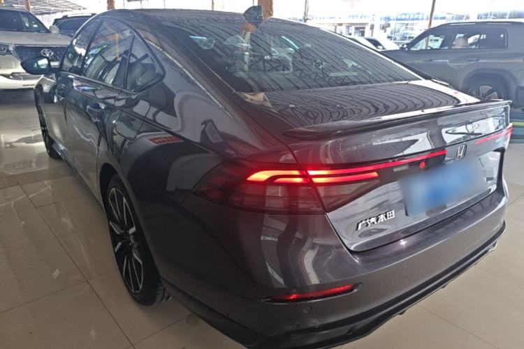 Honda Accord 2023 — 4