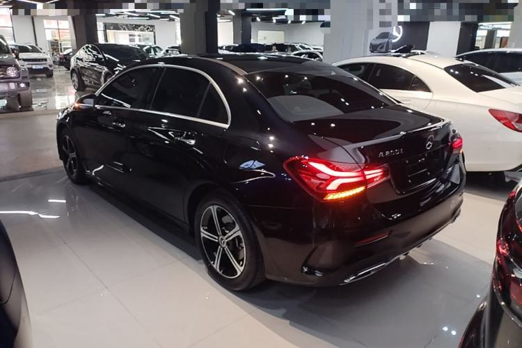 Mercedes-Benz A 200 L 2022 — фото 4