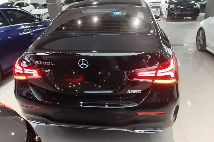 Mercedes-Benz A 200 L 2022 — фото 5