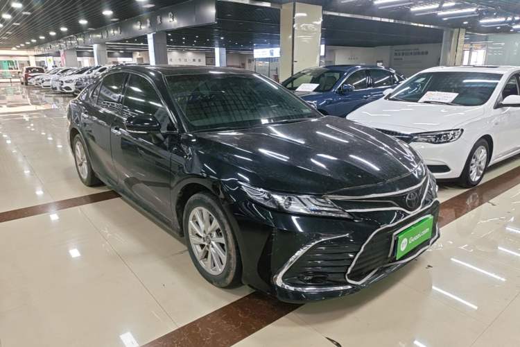 Toyota Camry 2021 — фото 3