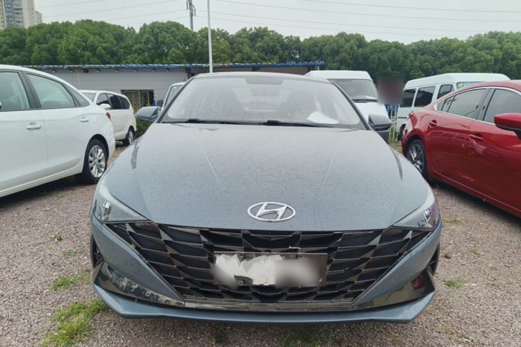 Hyundai Elantra 2021 — 2