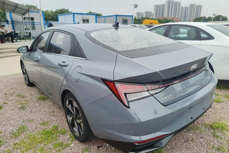 Hyundai Elantra 2021 — 4