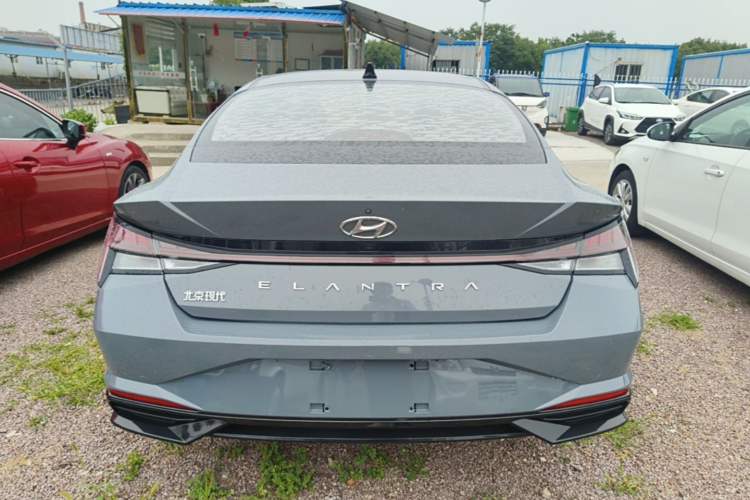 Hyundai Elantra 2021 — 5