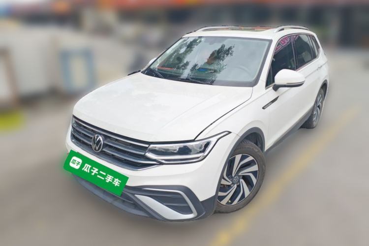 Volkswagen Tiguan L 2022 — фото 1