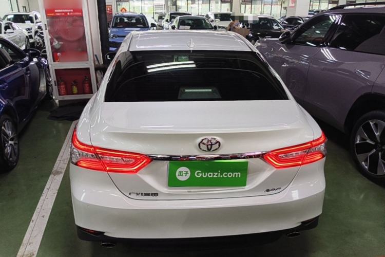 Toyota Camry 2021 — 5