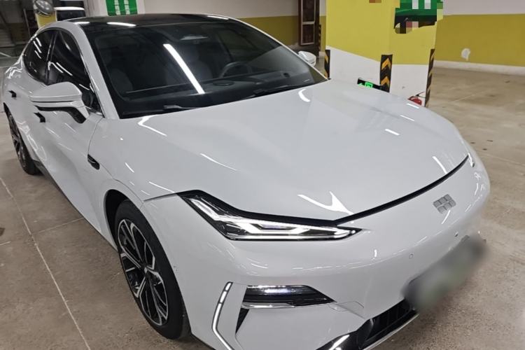 Geely Galaxy E8 2025 — 3