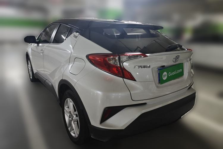 Toyota C-HR 2021 — фото 4