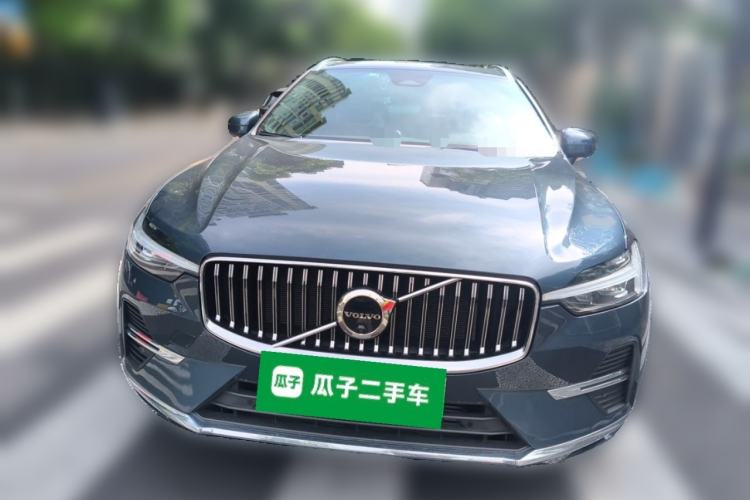 Volvo XC60 2022 — фото 2