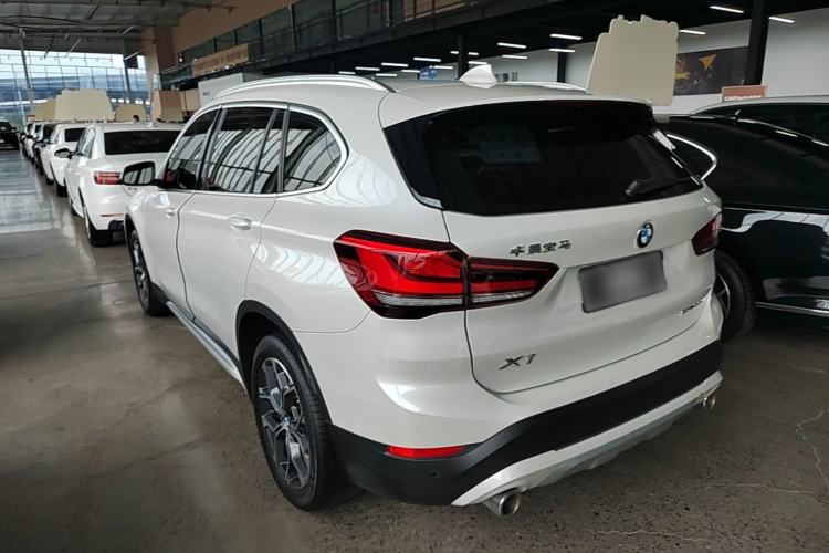 BMW X1 2021 — фото 4