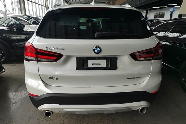 BMW X1 2021 — фото 5