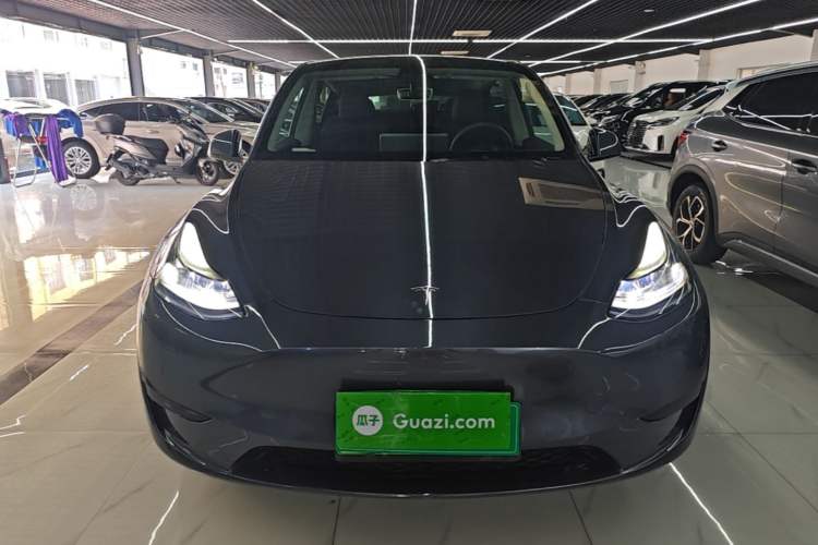 Tesla Model Y 2022 — 2