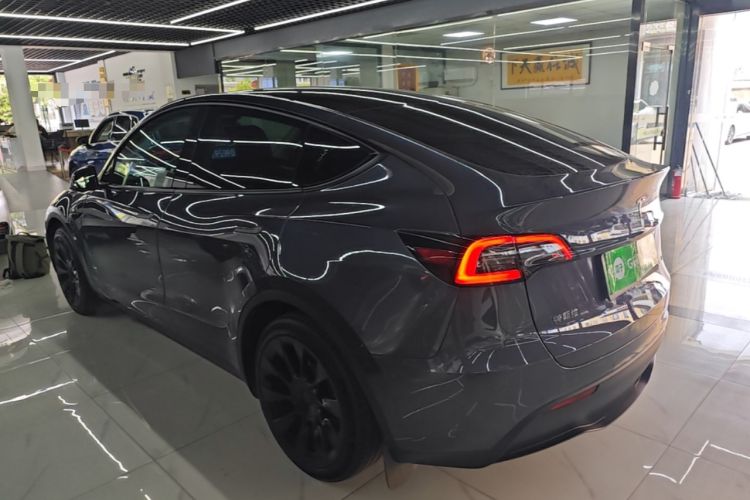 Tesla Model Y 2022 — 4