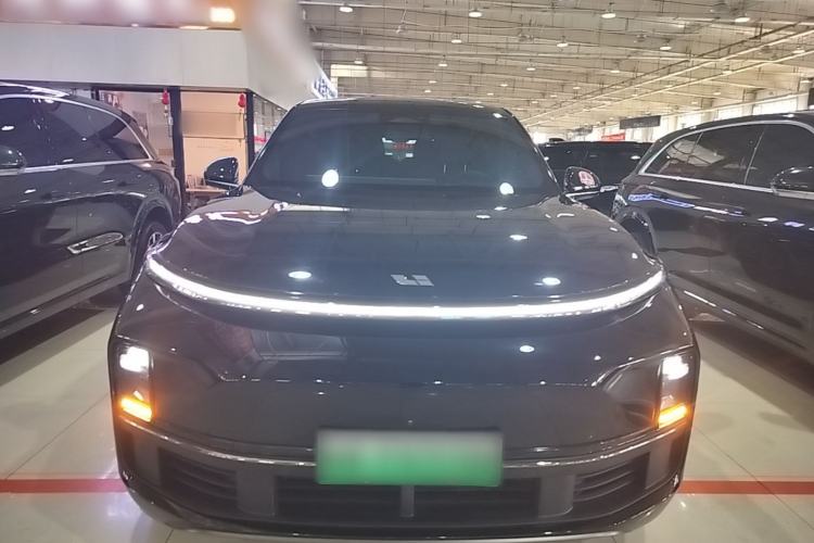 Li Auto L8 2023 — 2
