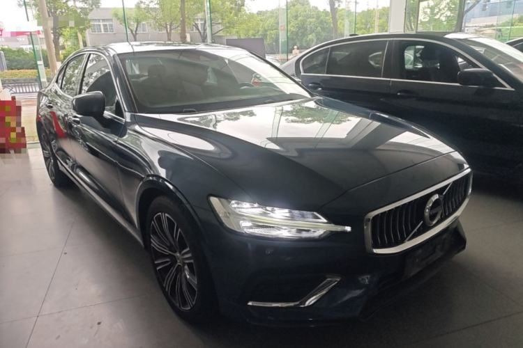 Volvo S60 2022 — 3