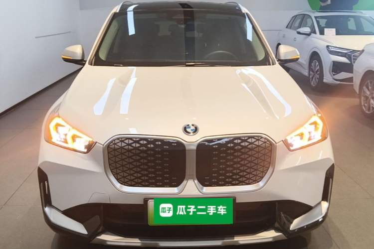 BMW iX1 2023 — 2