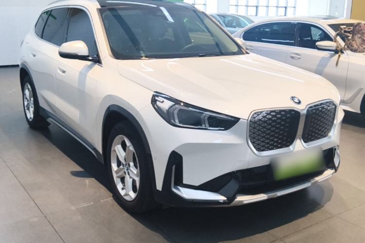 BMW iX1 2023 — 3