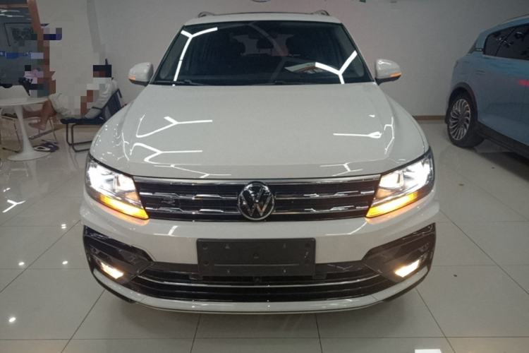 Volkswagen Tiguan L 2021 — 2