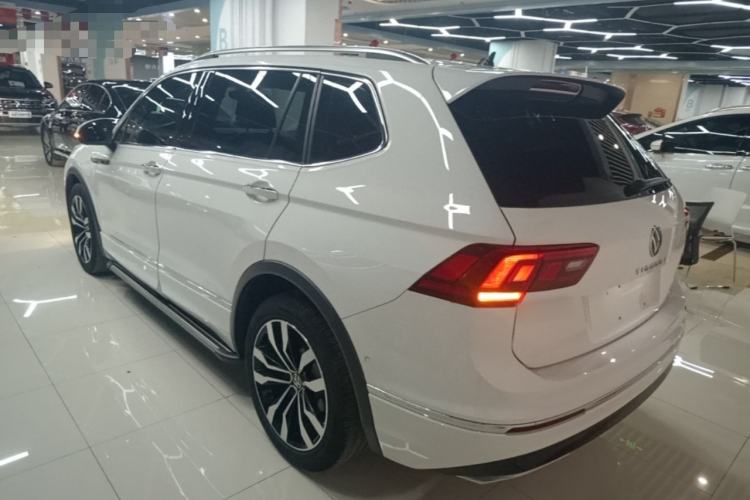 Volkswagen Tiguan L 2021 — 4