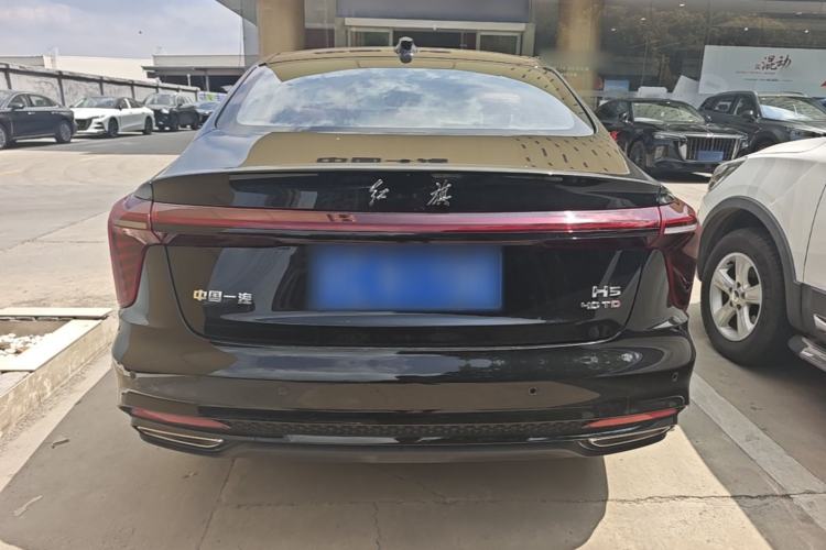 Hongqi H5 2025 — 5