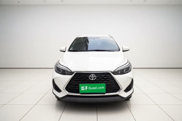 Toyota Yaris 2022 — фото 2