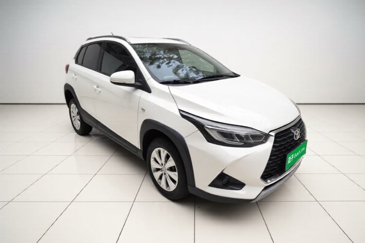 Toyota Yaris 2022 — фото 3