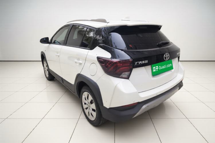 Toyota Yaris 2022 — фото 4