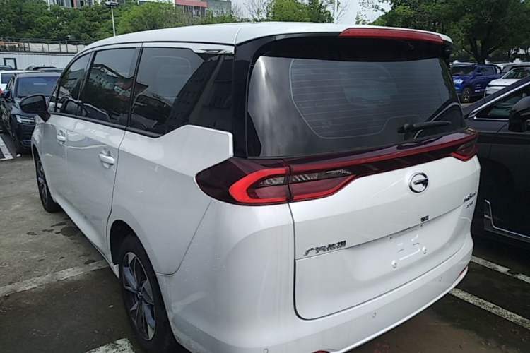 GAC Trumpchi M6 2023 — фото 4