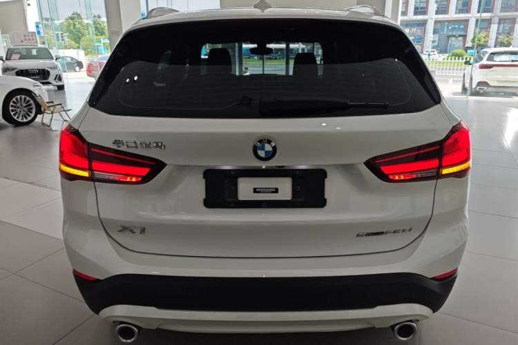 BMW X1 2022 — фото 5