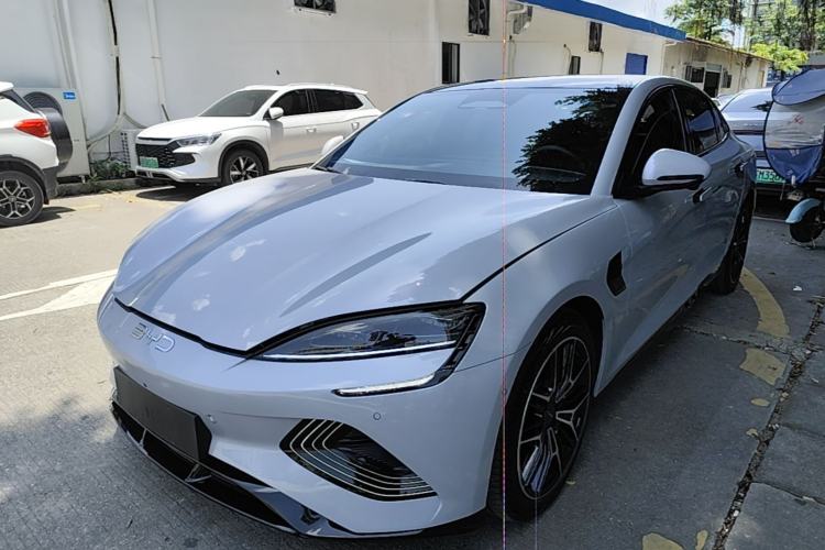 BYD Seal 2025 — фото 1