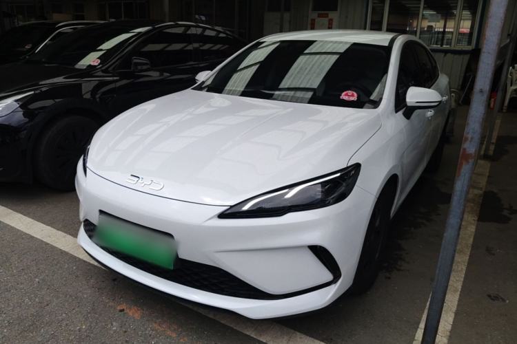 BYD Seal 05 DM-i 2025 — фото 1