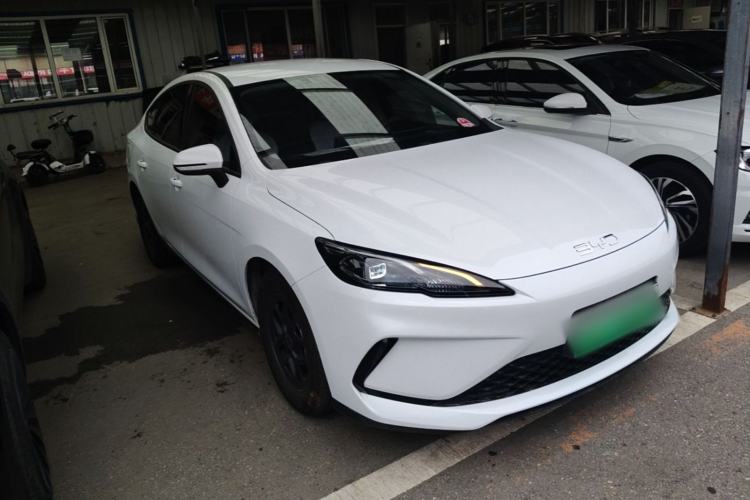 BYD Seal 05 DM-i 2025 — фото 3
