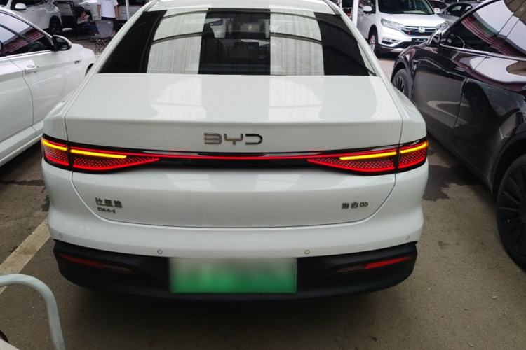 BYD Seal 05 DM-i 2025 — фото 5