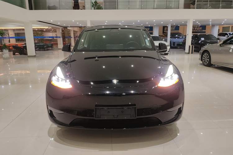 Tesla Model Y 2022 — 2