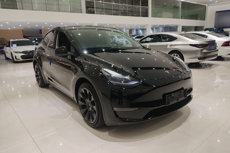 Tesla Model Y 2022 — 3