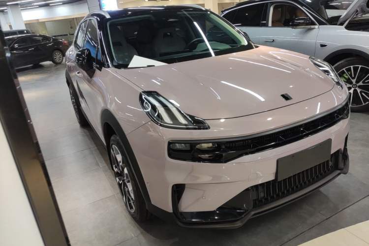 Lynk & Co 06 2023 — 3