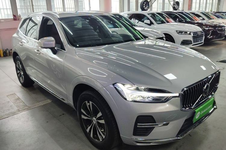 Volvo XC60 2025 — 3