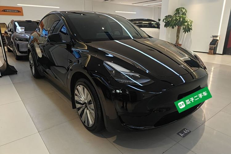 Tesla Model Y 2022 — 3