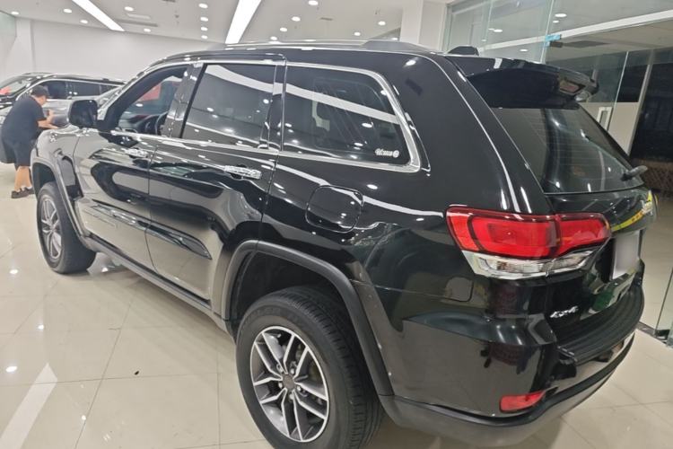 Jeep Grand Cherokee 2020 — 4