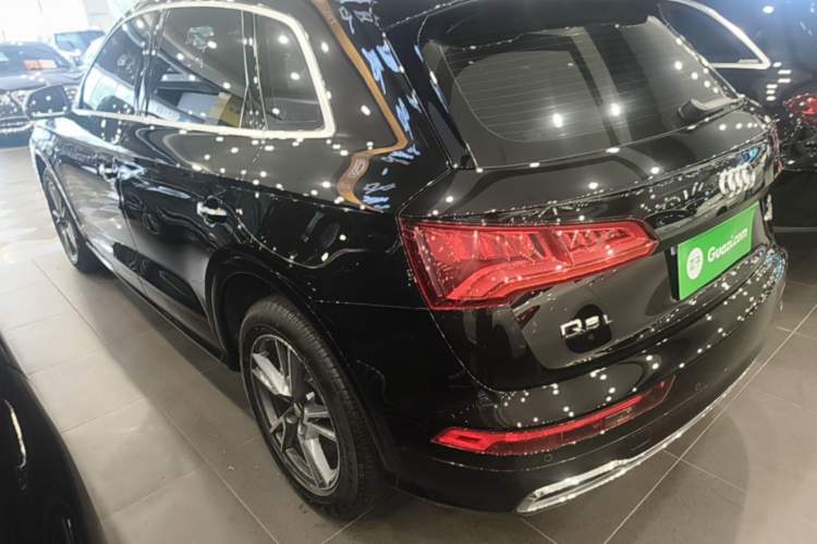 Audi Q5L 2020 — 4