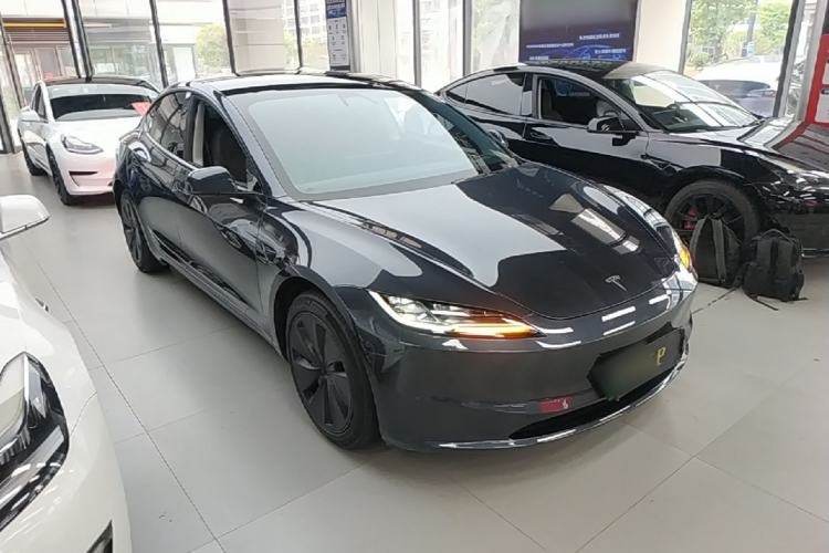 Tesla Model 3 2023 — 3