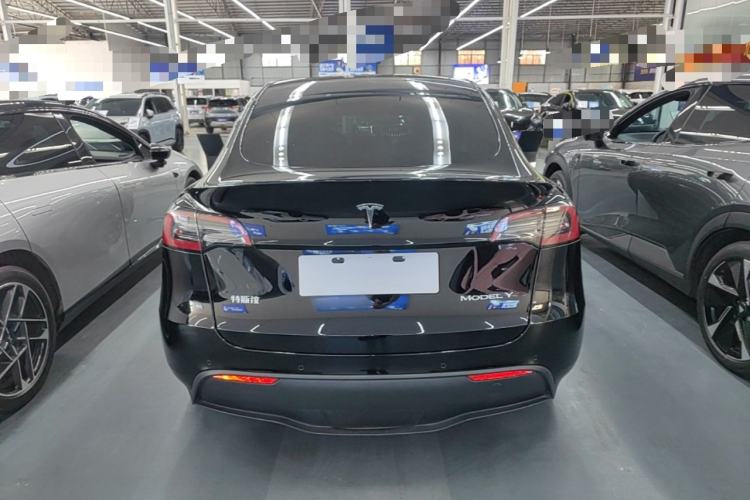 Tesla Model Y 2021 — 5
