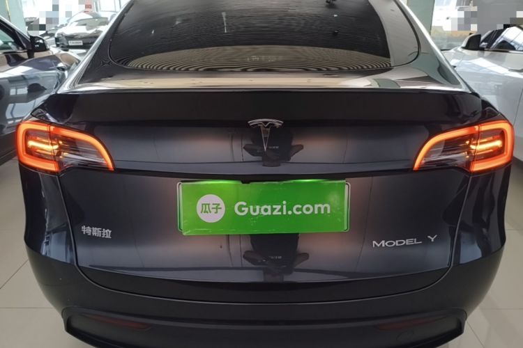 Tesla Model Y 2024 — 5
