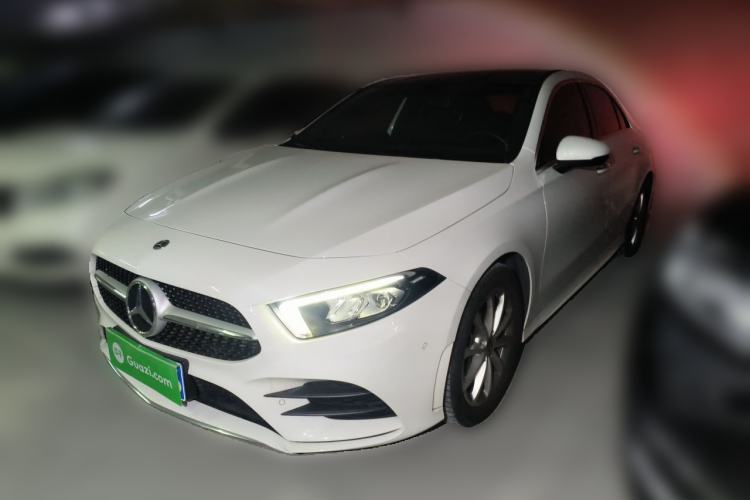 Mercedes-Benz A 200 L 2020 — фото 1