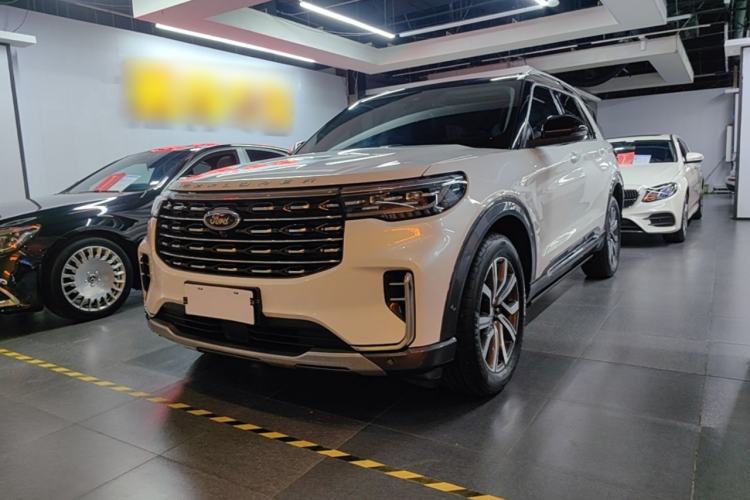 Ford Explorer 2023 — фото 1