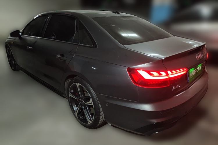 Audi A4 2022 — 4
