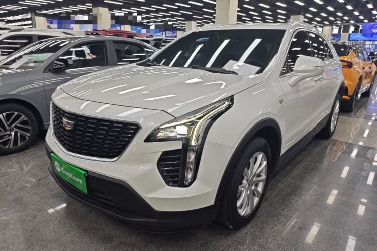 Cadillac XT4 2021 — фото 1